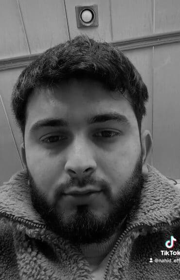 ayig surucu: Iş axdarıram özümə 24 yaşım var maşının var sürücüdə olsa olar mebel — 1