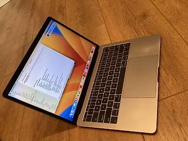 Apple MacBook: MacBook Pro 2017 satılır. Daha cox — 1