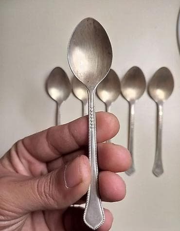 6 ədəd çay qaşığı dəsti - Material: metal (gümüşü rəngdə) - Dizayn