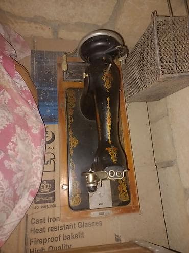 qedmi pullar: Mexaniki tikiş maşını – əl qolu ilə işləyən klassik model — 2