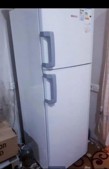 kişi üçün alçaq çəkmələr: İşlənmiş 2 qapılı Beko Soyuducu Satılır, rəng - Ağ, Təkərli — 1