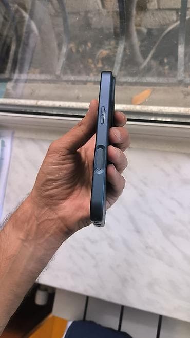 16 pro üçün 17 pro kabrosu istifadə edilməyib. Sürüşən material deyil — 3