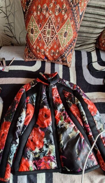 qadın kurtka: Qadın gödəkcəsi – çiçək naxışlı - Model: qısa, yüngül şişmə tipli — 4