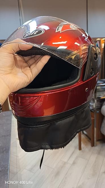 112 mator: Tam üzlü motosiklet dəbilqəsi – qırmızı metalik rəng, üzərində qrafik — 5