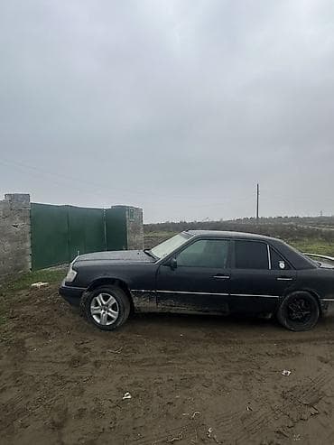 Ehtiyat hissələri: Mercedes-Benz E 200: 2 l | 1993 il Sedan — 4