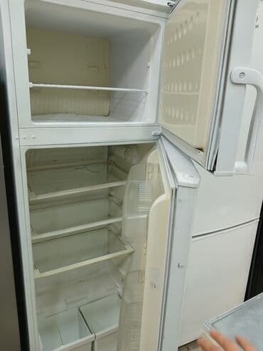 Кухонные плиты и варочные поверхности: Б/у 2 двери Beko Холодильник Продажа, цвет - Белый, С колесиками — 2