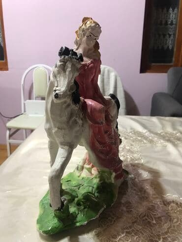 at suvinir: Fiqur, Gips, rəng - Ağ — 3