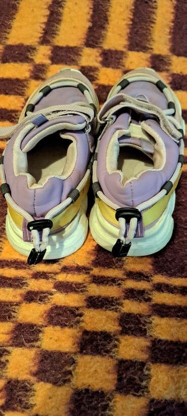 24 saat baytarliq: Krossovka, Qız üçün, 29 — 4