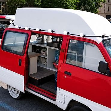 Kafe/Street Food üçün tam təchiz olunmuş mobil “Coffee Van”. Vacib — 1