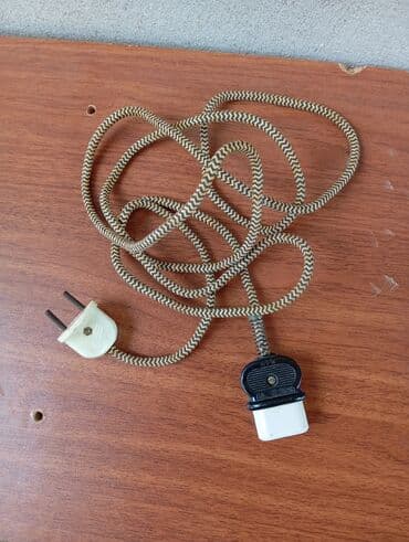 электрический кабель: Bu elektrik kabeli ağ rəngli ikili fişə və ağ/qara rəngli ikili — 1