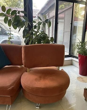 divan desti: Modern yumşaq mebel dəsti - Tərkib: 1 ədəd qövs formalı künc divan, 2 — 2