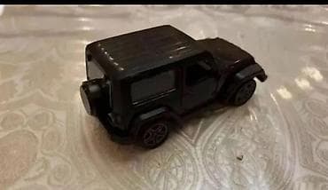 Qara rəngli oyuncaq off-road jeep modeli - Material: metal korpus — 3