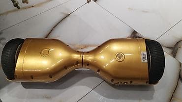 Seqvay. sarayda. Qızılı rəngli hoverboard (özünü tarazlayan iki — 1