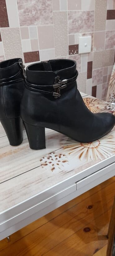 qadın bot: Ölçü: 39, rəng - Qara, İşlənmiş — 1