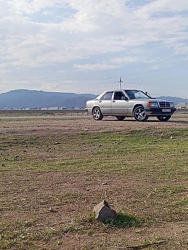 mercedes ucuz: Mercedes-Benz 190E (W201) sedan - Kuzov: 4 qapılı sedan, metalik boz — 5