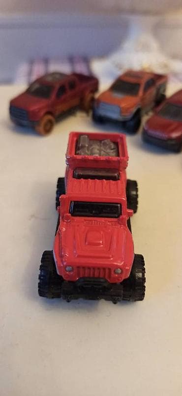 model: Hotwheels və Matchbox modelleri
1/64 — 3