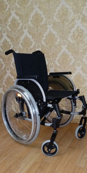 Manevrli mexaniki əlil arabası - Yüngül, möhkəm metal karkas -