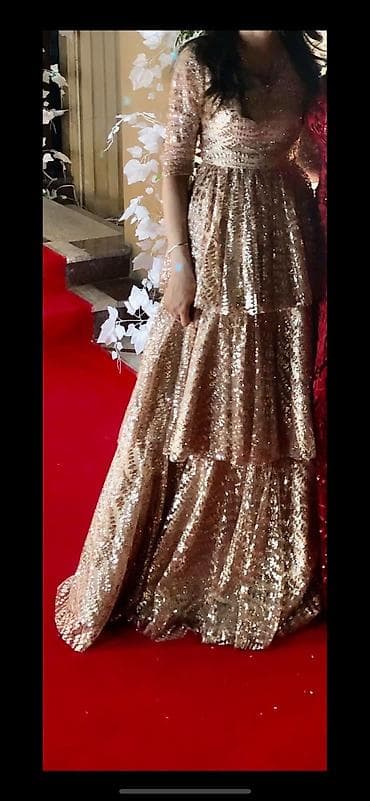 1 defe geyinilib 1000 azne tikilib. Qollari 1ci sekildeki kimidir