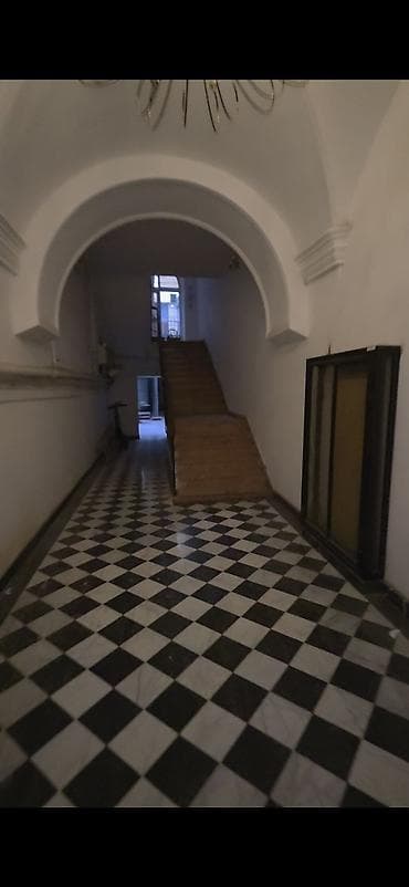 ev alqı satqısı və kirayəsi: Zərifə əliyeva kucesinde birinci bina ikincu mertebe 3/2 5 otaqli — 4