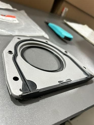 прокладка впускного коллектора: BM5Z-6K301-B (Arxa salniki) Alternativlər: * National: 710716 * SKF — 3