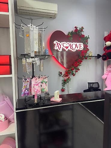 Salam unvan Hezi Aslnov metro cıxışı dukan 20 mine cox pul gedıb 15 — 9