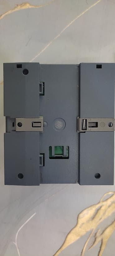 Siemens SIMATIC S7‑1200 PLC – CPU 1214C AC/DC/Relay Xüsusiyyətlər: - — 3