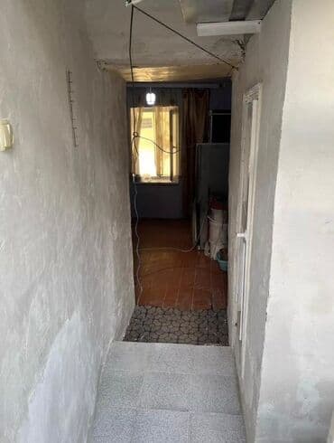 naximov kucesi: İcərişəhər metrosunan 300 m. məsafədə, Abdulla Şaiq 5 kücəsində — 1