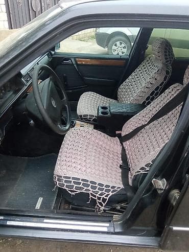maşınlar satisi: Mercedes-Benz sedan – W124 seriyası - Kuzov: 4 qapılı sedan, qara — 3