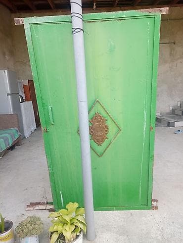 Metal darvaza/qapı - Material: qalın metal lövhədən hazırlanmış