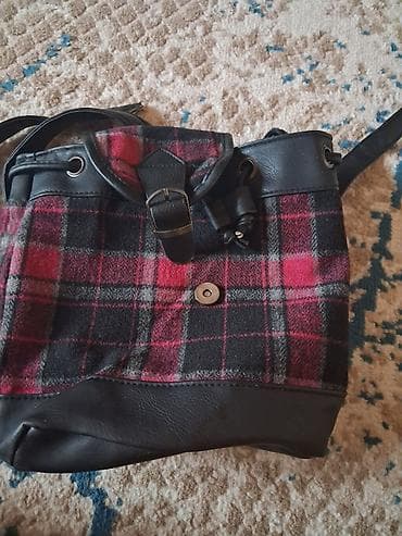 Kitablar və jurnallar: Qırmızı-qara dama naxışlı dəri detallar ilə kombin olunmuş çanta/sırt — 1