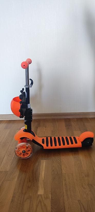 24 dyumlu velosiped: Uşaq üçün skuter 60 aznə alınıb 30 aznə satılır. Təkərləri işıqlıdır — 5