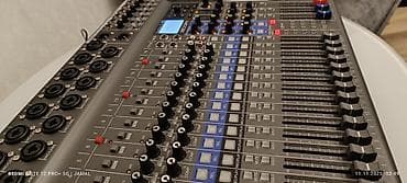 Musiqi alətləri: Zoom LiveTrak L-20 analoq və rəqəmsal mikşer konsolu və çoxkanallı — 8