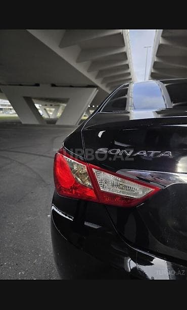 eleyus venera a: Hyundai Sonata: 2 l | 2012 il Sedan — 5