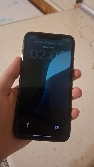 15 plus ikinci el: IPhone 11, 64 GB, Qara — 1