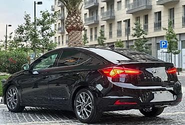 mersedes s klass: Hyundai Elantra sedan – qara rəng, zərif və dinamik dizayn. Texniki — 3