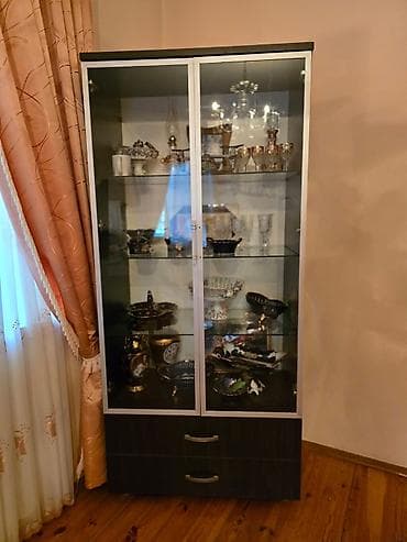 usdol: Masa və oturacaqlar — 2