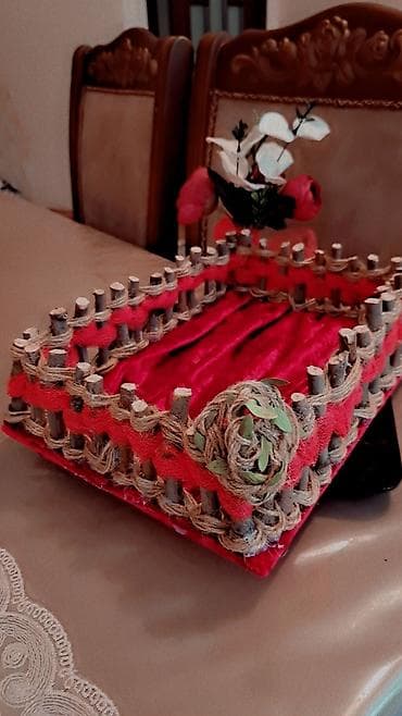 El işi,qirmizi villirdan