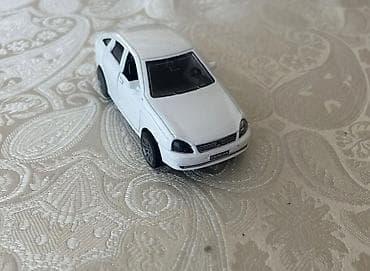 oyuncaq kassa: Ağ rəngli metal oyuncaq avtomobil modeli - Korpus: metaldan, detallı — 2