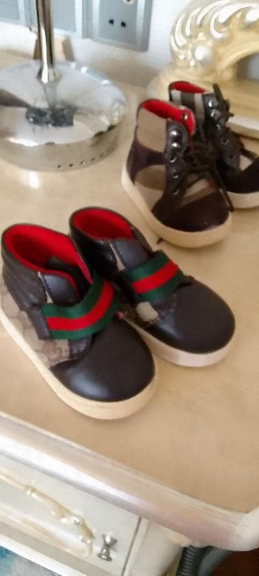 2cut bot. her biri 35manat. Gucci ve Burberry. 20 ve 21 razmer lalafo.az -da 2cut bot. her biri 35manat. Gucci ve Burberry. 20 ve 21 razmer