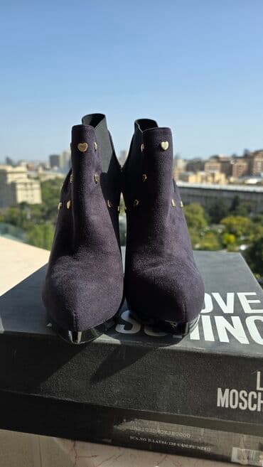 botlar: LOVE MOSCHINO qadın botları - Model: JA21303DM05JE0000 - Rəng: Nero — 1