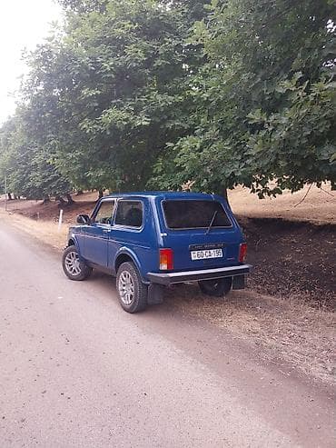toyota plus c: VAZ (LADA) 4x4 Niva: 1.7 l | 2015 il 11000 km Ofrouder/SUV — 5