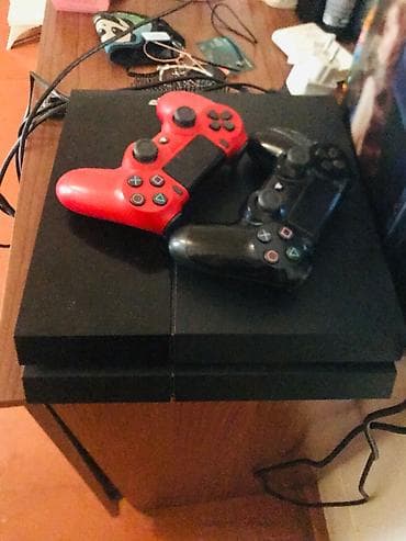 Playstation 4 fat 500 gb Çox ideal vəziyyətdədir donma isinmə yoxdur