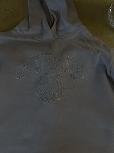 Uşaq üçün iki hissəli dəst – kapüşonlu sviter və geniş kəsimli şalvar — 1