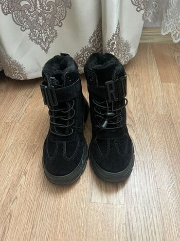 Ölçü: 36.5, rəng - Qara, Yeni