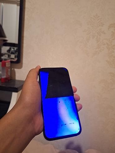 ipad 4 pro: IPhone 15, 128 GB, Qara, Face ID — 3