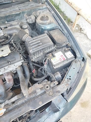 Hyundai Elantra: 1.6 l | Sedan