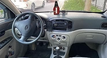 tutbo az: Hyundai Accent: 1.4 l | 2006 il Sedan — 3