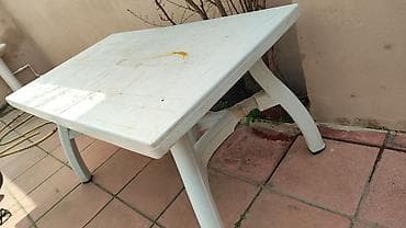 stol islenmis: Açıq havada istifadə üçün plastik masa - Material: yüngül və davamlı — 1