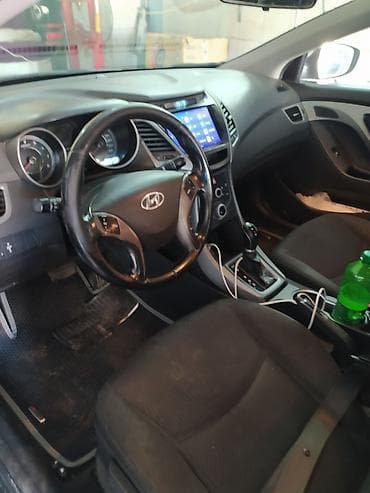 e 190 mercedes: Hyundai Elantra: 1.6 l | 2015 il Sedan — 10