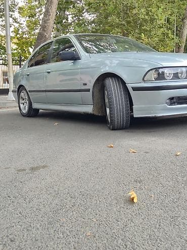 nissan skyline r34: BMW 5 series: 2.8 l | 1996 il Sedan — 4
